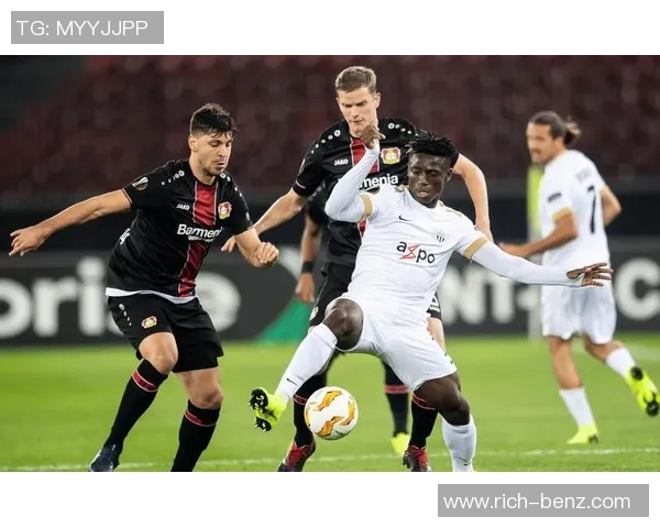 德甲榜前四争夺激烈门兴客场战平助力保持竞争力