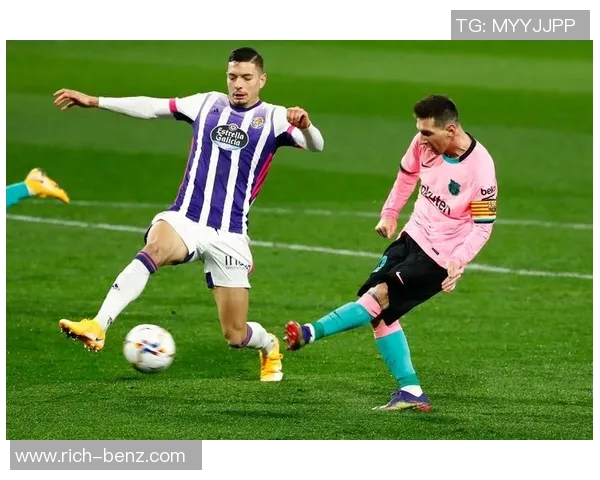 梅西领衔巴塞罗那5-1大胜皇家贝蒂斯,再度登顶西甲积分榜 梅西领衔巴塞罗那5-1大胜皇家贝蒂斯,再度登顶西甲积分榜