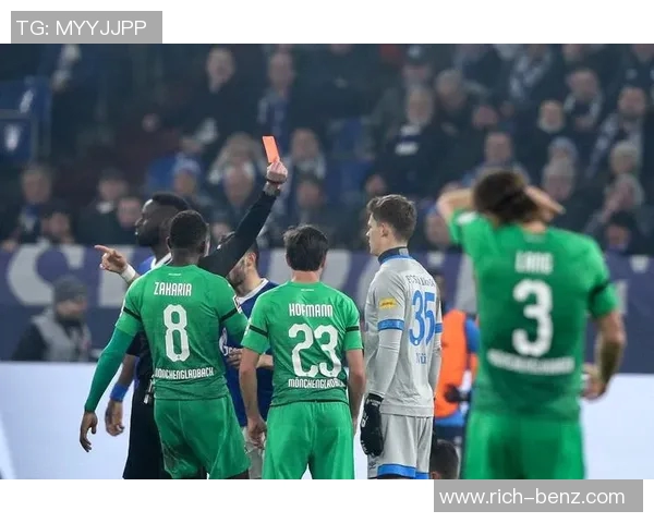 沙尔克04陷保级危机，门兴绝杀加剧形势紧迫